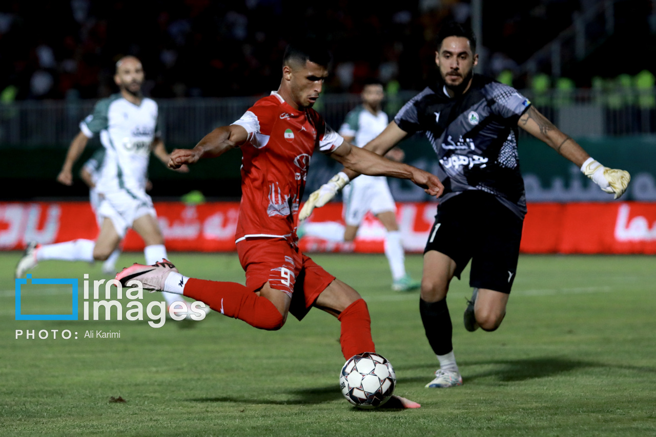 لیگ برتر فوتبال- پرسپولیس و ذوب آهن