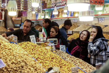 Compras para la noche de Yalda en Teherán