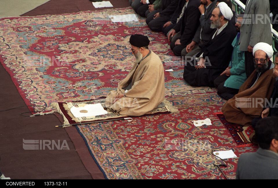 نماز عید فطر به امامت حضرت آیت الله سید علی خامنه ای رهبر معظم انقلاب