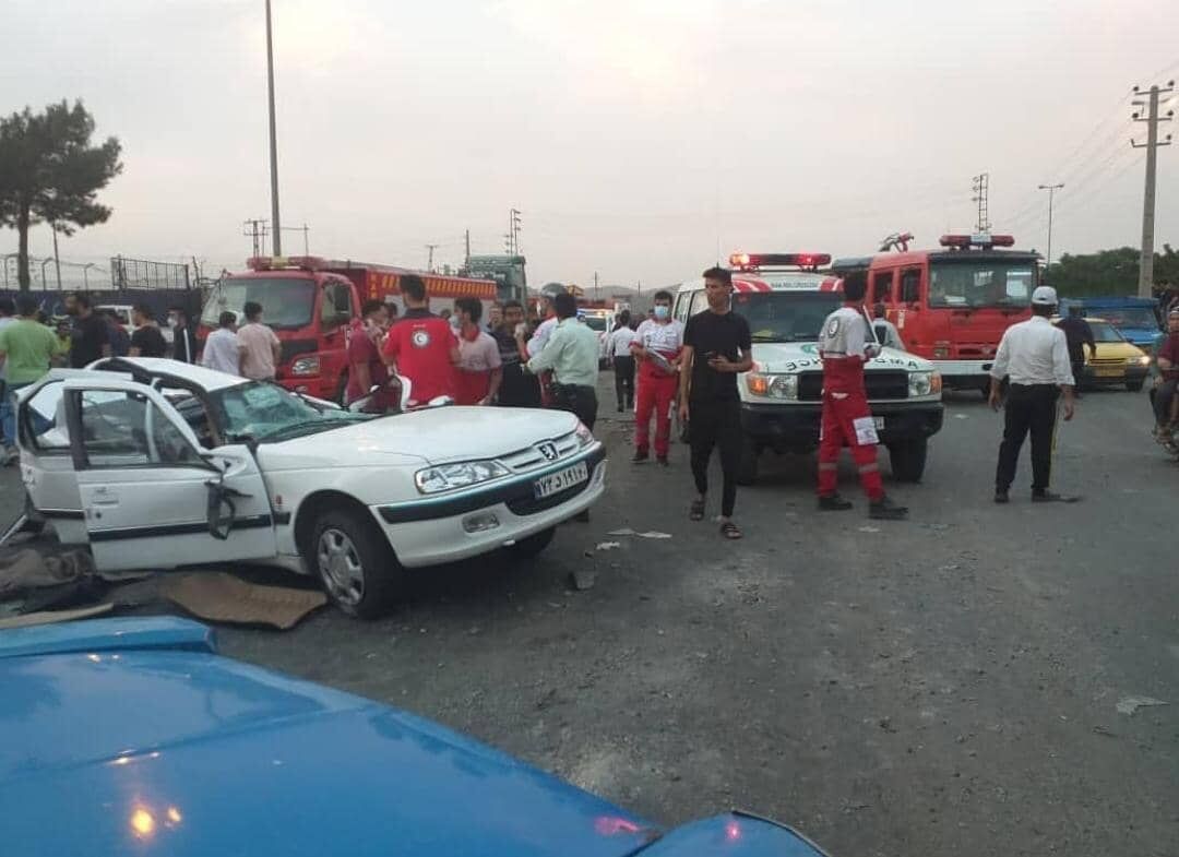 امداد رسانی هلال احمر استان تهران به ۱۱مصدوم تصادف زنجیره‌ای تهران-قم