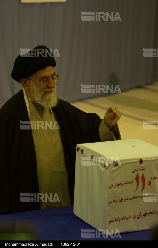 شرکت رهبر معظم انقلاب در انتخابات هفتمین دوره مجلس شورای اسلامی