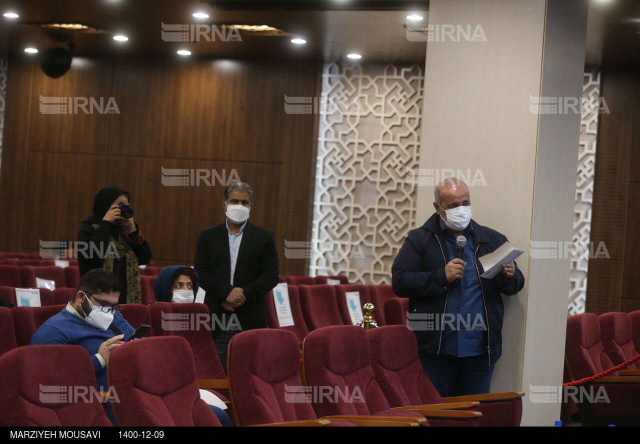 حضور خبرنگاران در نشست خبری رییس کمیته امداد