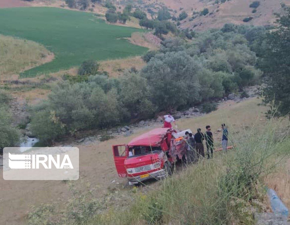 سقوط مینی‌بوس به دره در جاده کامیاران – پالنگان ۱۴ کشته برجای گذاشت