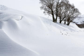 La beauté de la nature hivernale dans le village de Chibli, au nord-ouest du pays