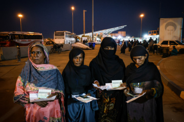 Foreign Pilgrims of Arbaeen at the Iran-Iraq Border