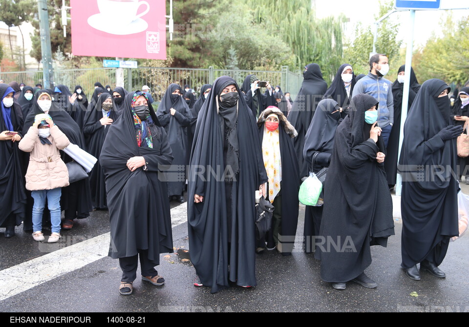 تشییع پیکر شهیده فاطمه اسدی در تهران