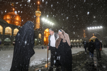 La nieve otoñal cubre de blanco Mashhad