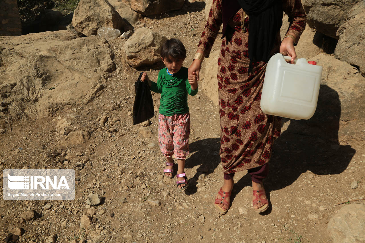 مشکل آب روستای سفید سوار سرپل‌ذهاب با آبرسانی سیار برطرف می‌شود