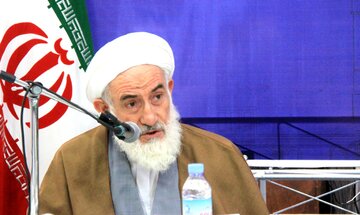 امام جمعه کاشان: آمریکا با خطر افتادن منافعش دشمن ایران شد