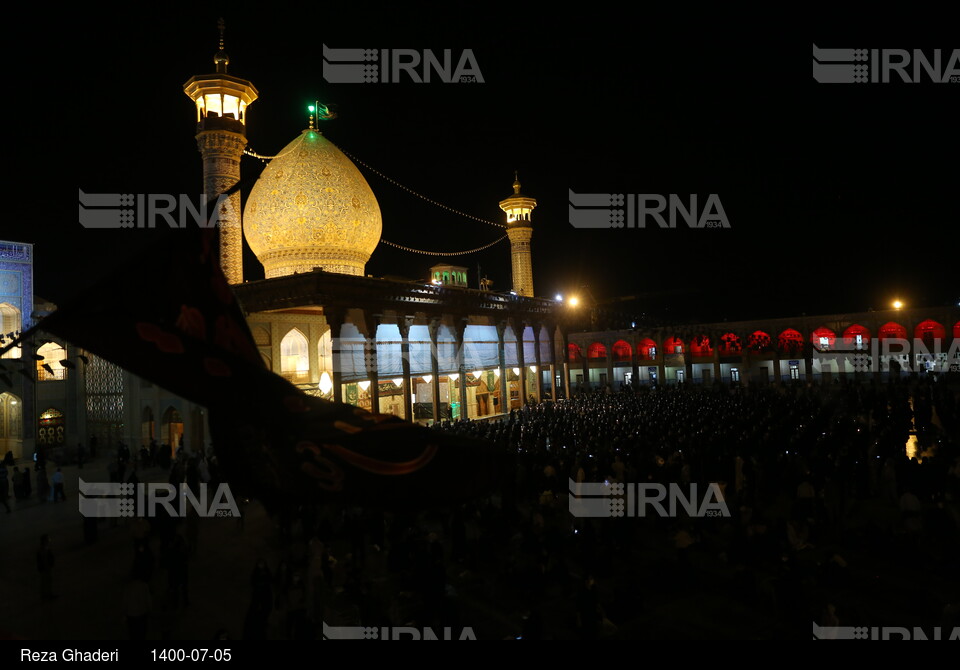 مراسم لاله گردانی خدام حرمین احمدی و محمدی (ع) در شیراز