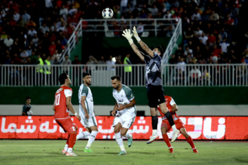 Premier Football League; Persepolis versus Zob Ahan