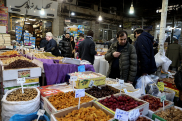 Compras para la noche de Yalda en Teherán