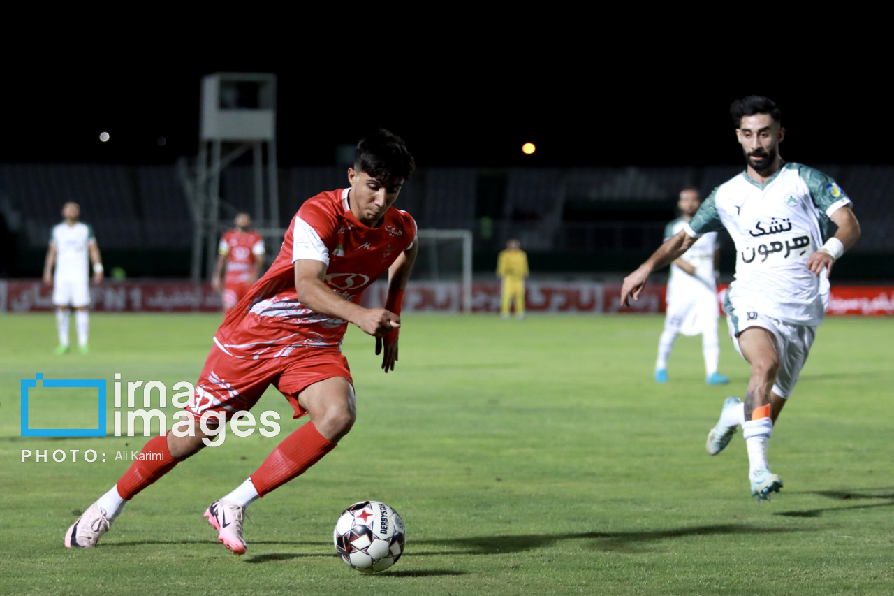 لیگ برتر فوتبال- پرسپولیس و ذوب آهن