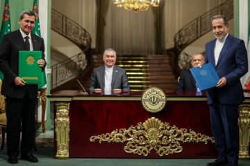 Rencontre du Président du Conseil du people du Turkménistan avec le président Pezeshkian 