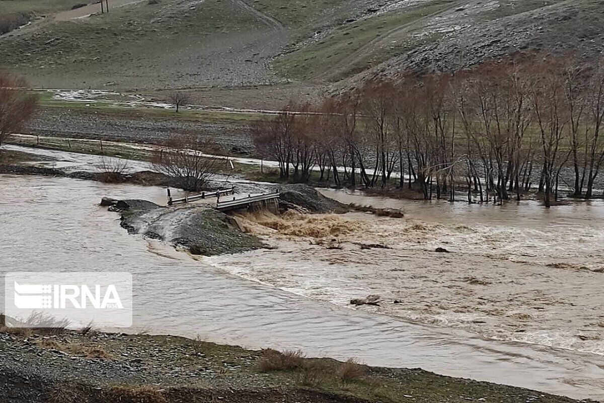 معاون راهداری: سیلاب راه 10 روستای جنوب کرمان را بست