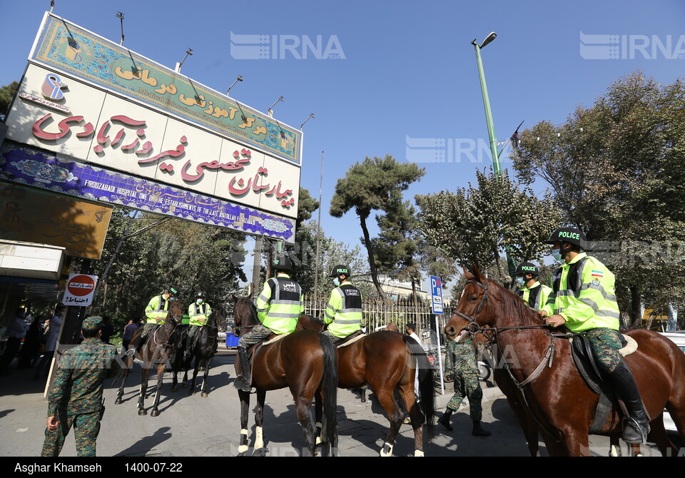 نمایش رژه اقتداری یگان اسب سوار نیروی انتظامی