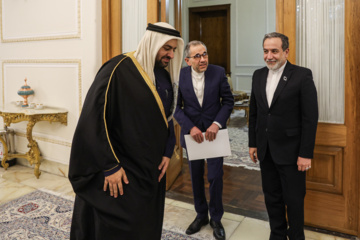 Rencontre entre le ministre conseiller aux A.E. du Qatar, Mohammed bin Abdulaziz Al-Khulaifi, avec le Chef de la diplomatie iranienne, Abbas Araghchi, le mercredi 8 janvier 2025 à Téhéran