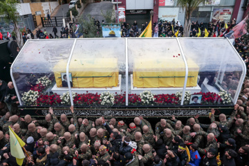 En images : les temps forts des funérailles des martyrs Nasrallah et Safieddine