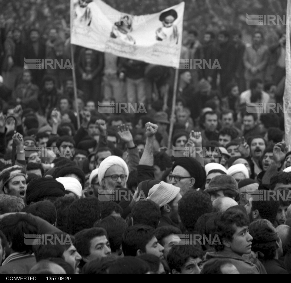 راهپیمایی مردم تهران در روز عاشورا سال 1357