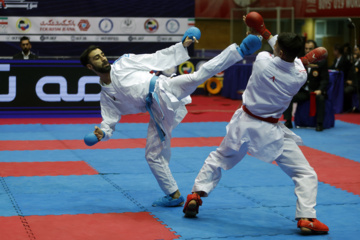 Téhéran (IRNA)-La première semaine du deuxième tour de la Super Ligue de Karaté des Clubs Masculins s'est tenue ce samedi soir (7 décembre 2024) à la salle de volley-ball Hijab de Téhéran. 