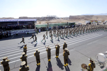 Le défilé des forces armées iraniennes à l’occasion de la Semaine sacrée de la défense