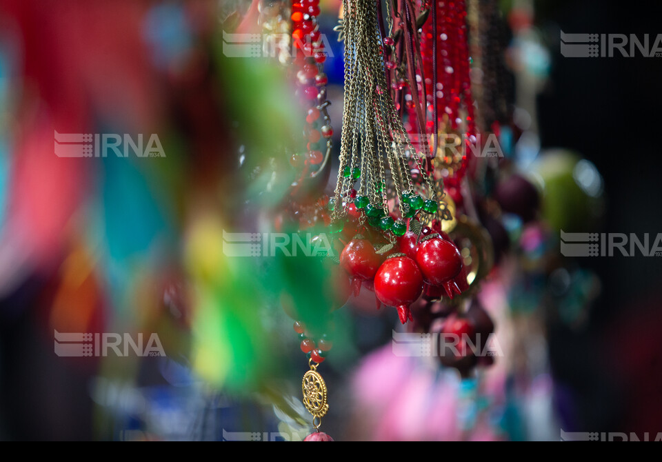 خرید شب یلدا در بازار تجریش