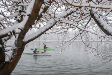 Caída de nieve otoñal en Tabriz