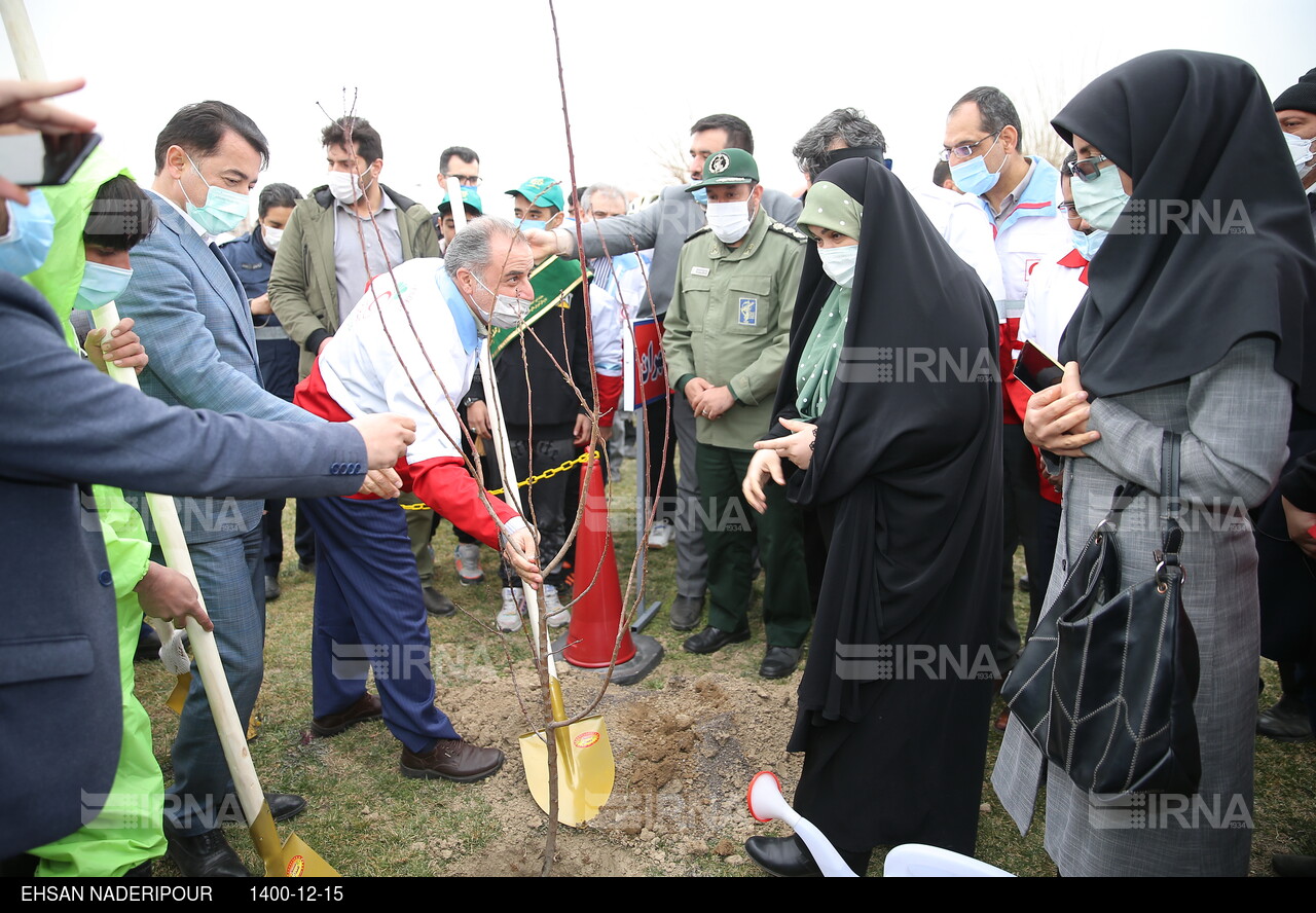 آغاز عملیات اجرایی باغ شهدای ایران