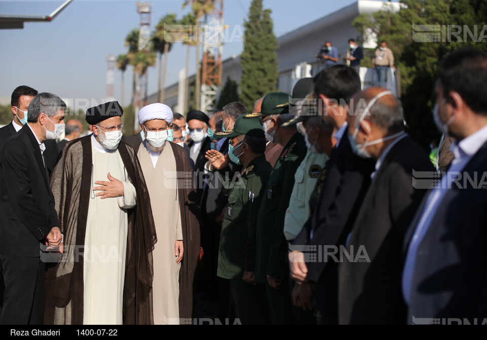 سفر رئیس جمهوری به استان فارس - مراسم استقبال در  فرودگاه بین‌ المللی شهید دستغیب شیراز