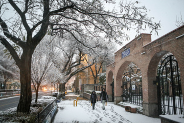 Caída de nieve otoñal en Tabriz