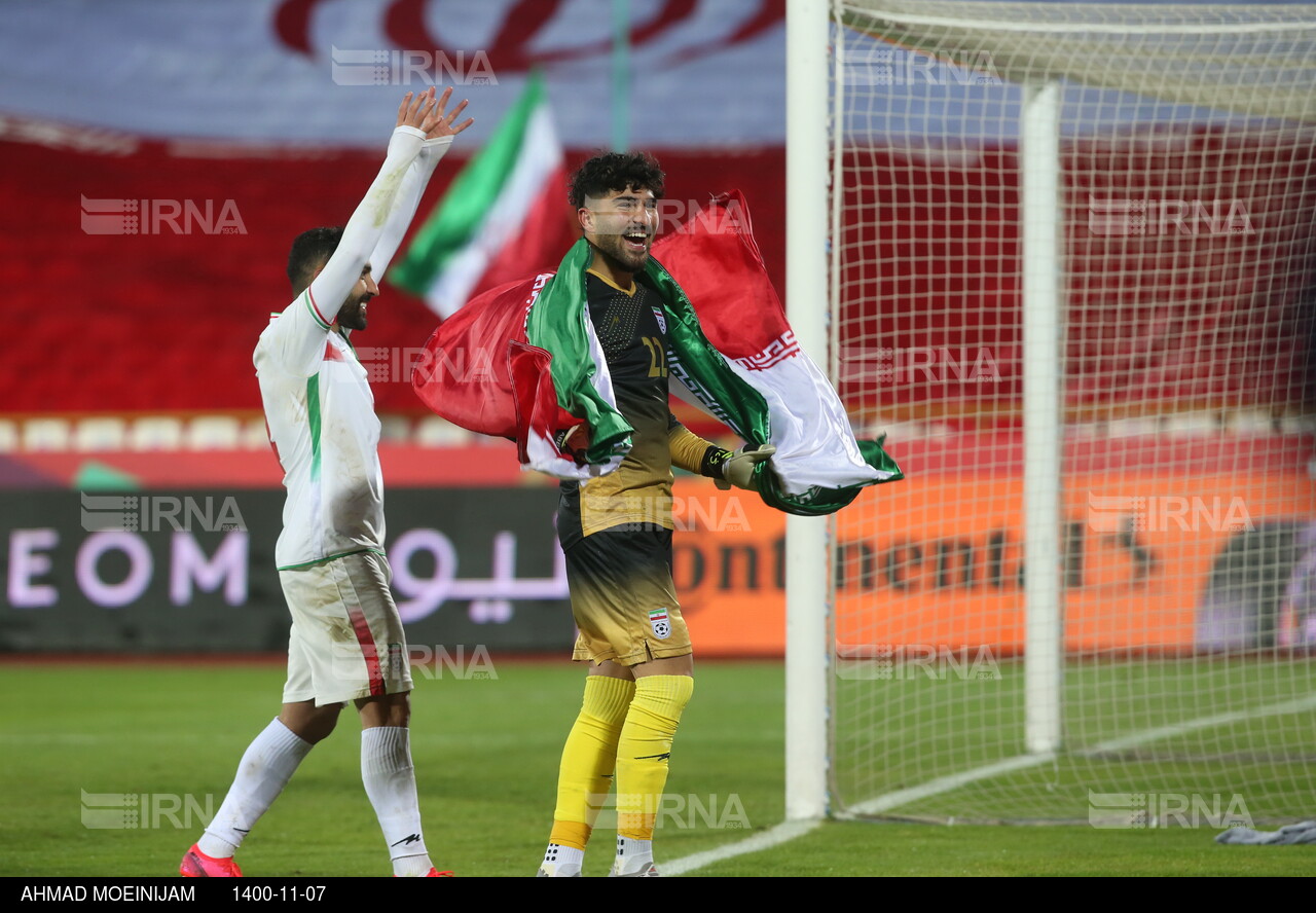 شادی در ورزشگاه آزادی پس از صعود به جام جهانی ۲۰۲۲ قطر