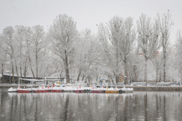 Caída de nieve otoñal en Tabriz