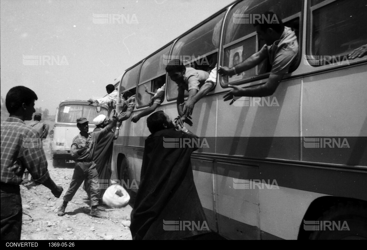 بازگشت نخستین گروه از آزادگان به میهن اسلامی