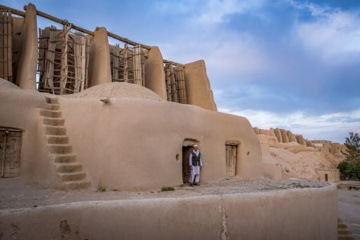 گردشگری در خراسان رضوی، آسبادهای نشتیفان خواف مجموعه‌ای تاریخی در استان خراسان رضوی، یکی از بزرگترین مجموعه‌های تاریخی خشت،گل و چوب ایران است.