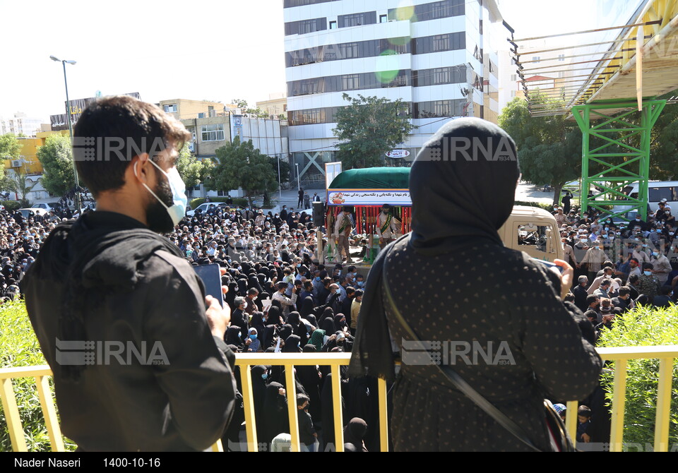 تشییع پیکرهای شهدای گمنام دوران دفاع مقدس در بندرعباس