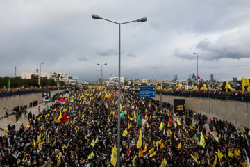 En images : les temps forts des funérailles des martyrs Nasrallah et Safieddine