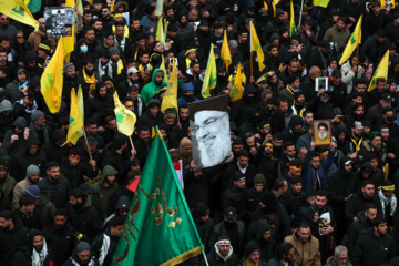 En images : les temps forts des funérailles des martyrs Nasrallah et Safieddine