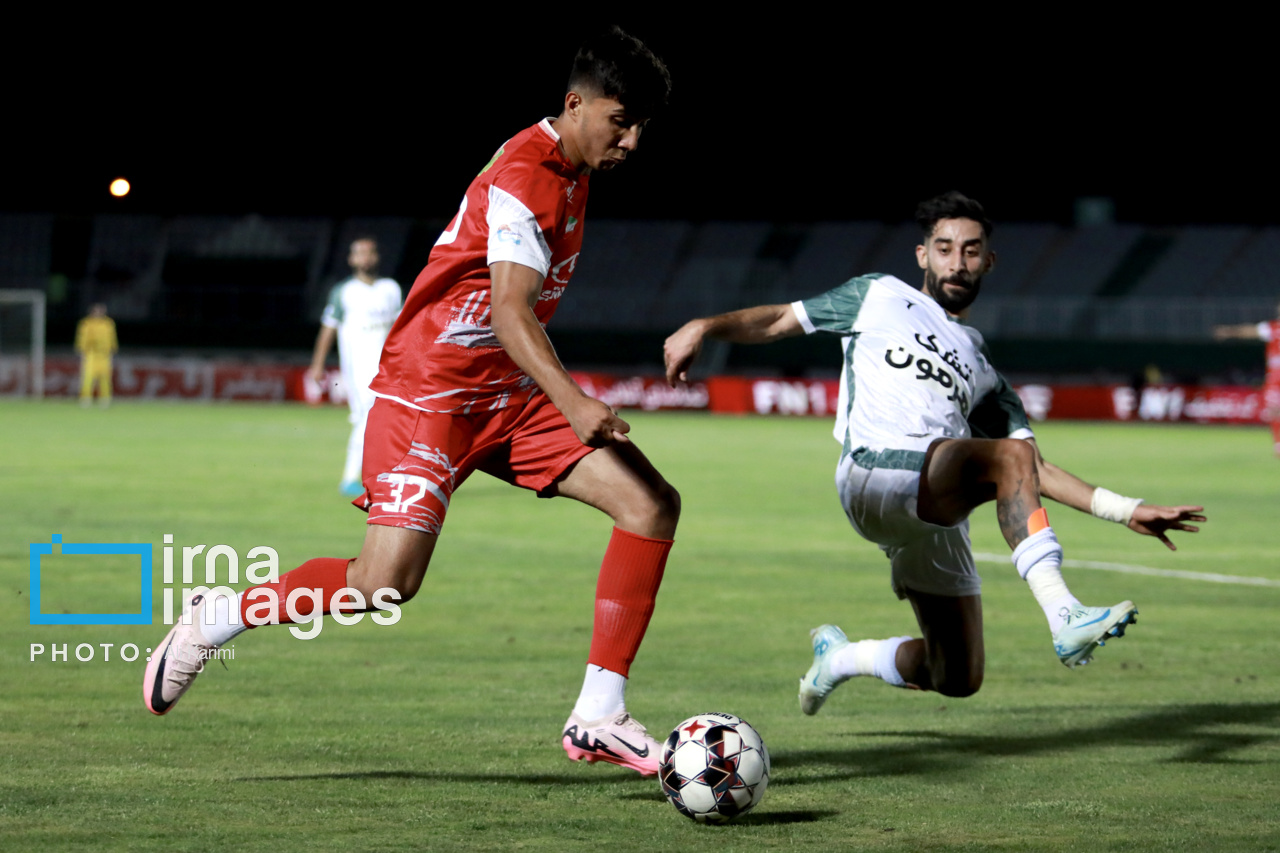 لیگ برتر فوتبال- پرسپولیس و ذوب آهن