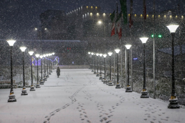 Caída de nieve otoñal en Tabriz