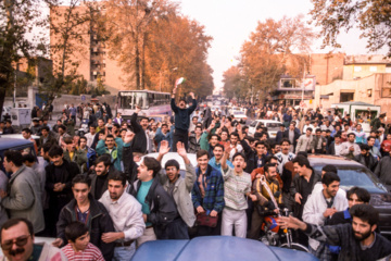 صعود تاریخی فوتبال  ایران به جام جهانی هشتم آذر ۷۶ ؛ از ملبورن تا خیابان های پور شور ایران 