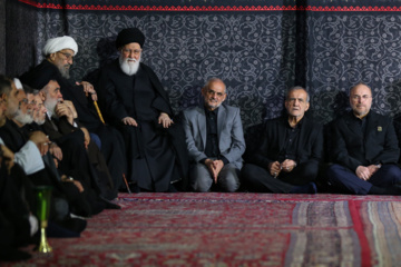 “Jotbe Jani” en el santuario del Imam Reza (P)