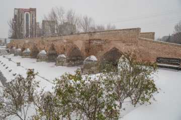 بارش برف پائیزی در اردبیل