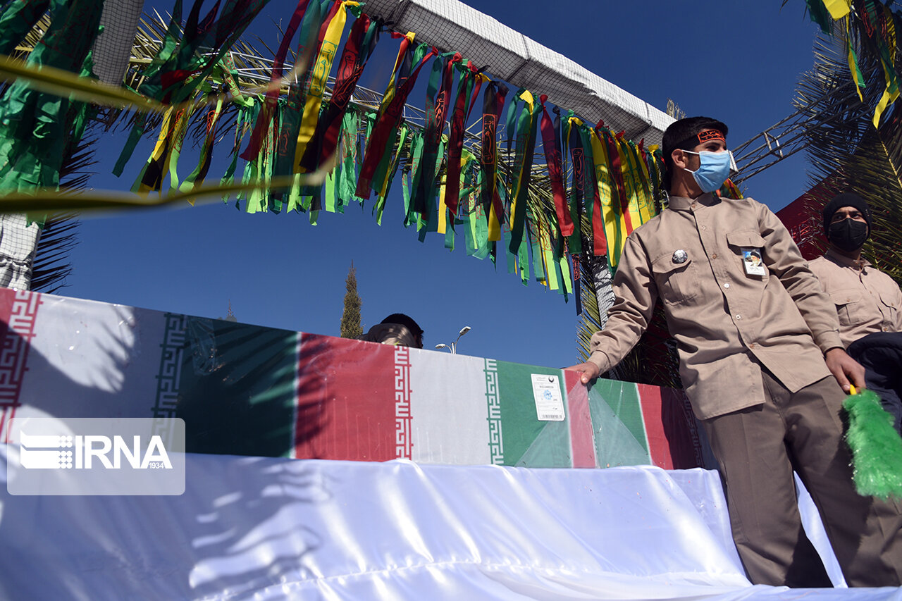 پیکر مطهر ۴ شهید دفاع مقدس در اصفهان تشییع می‌شود