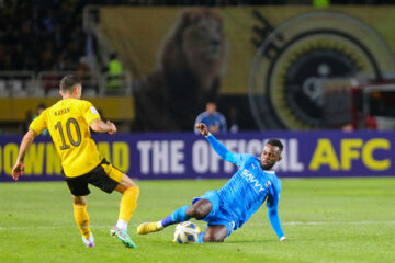 Football match between Sepahan and Al-Hilal