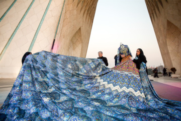 Festival de Arte Irán Zamin en Torre Azadi 