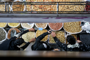 Compras para la noche de Yalda en Teherán