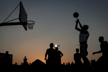 Competiciones callejeras de baloncesto y fútbol en Tabriz