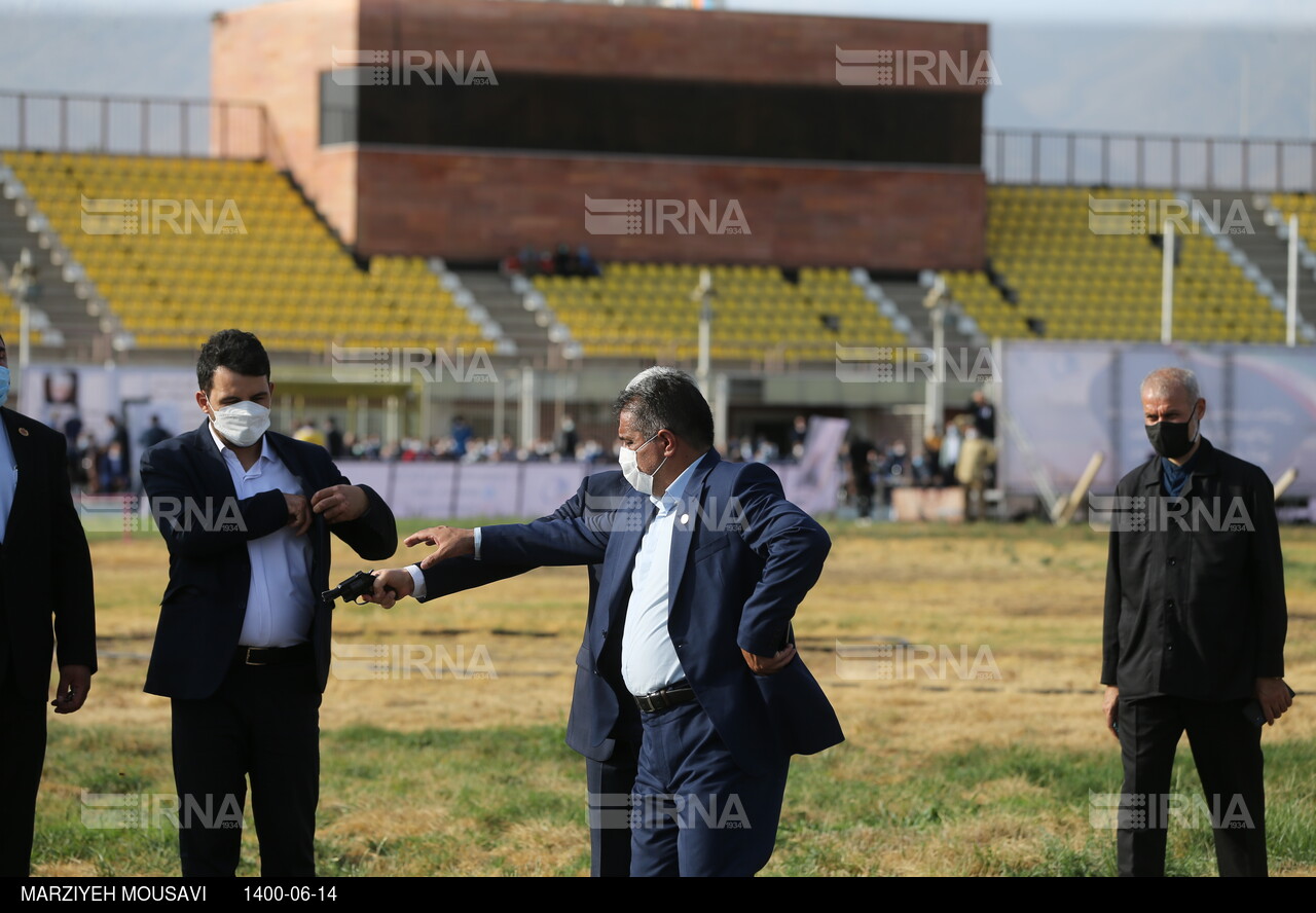 بازدید وزیر ورزش از مجموعه دوومیدانی آفتاب انقلاب