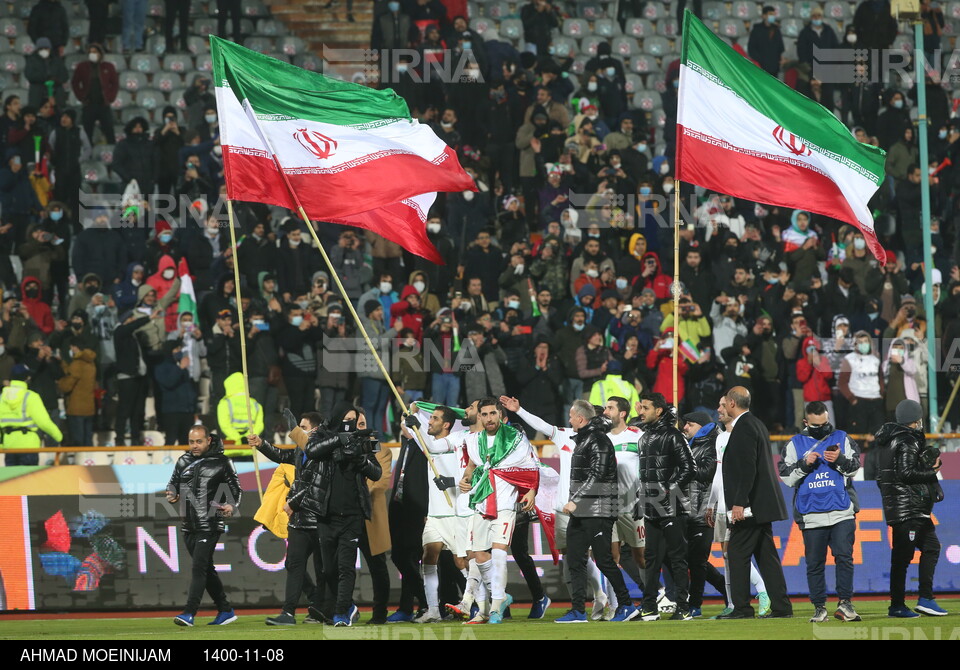 شادی در ورزشگاه آزادی پس از صعود به جام جهانی ۲۰۲۲ قطر