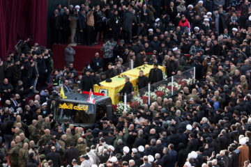 En images : les temps forts des funérailles des martyrs Nasrallah et Safieddine